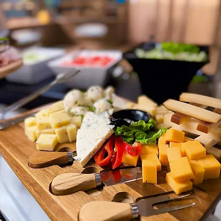 Хотел Argisht Partez & Bar Rebls 4*