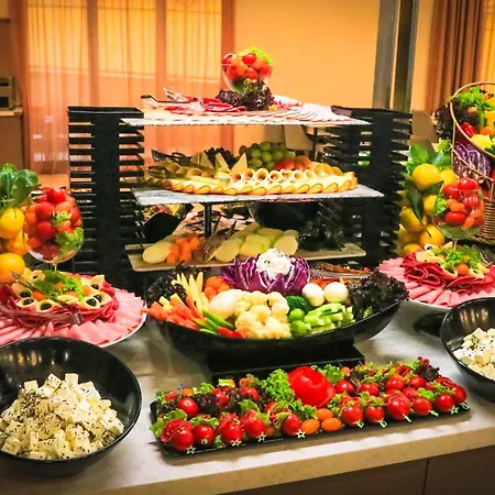 Argisht Partez & Bar Rebls Хотел 4*