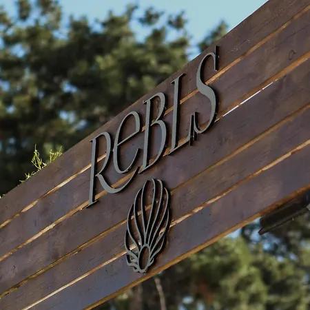 Хотел Argisht Partez & Bar Rebls