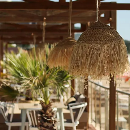 Argisht Partez & Bar Rebls Хотел Златни пясъци