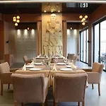 Argisht Partez & Bar Rebls Zlate písky