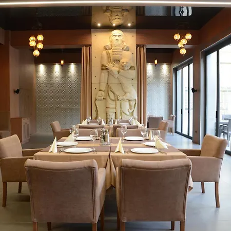 Argisht Partez & Bar Rebls Goudstrand