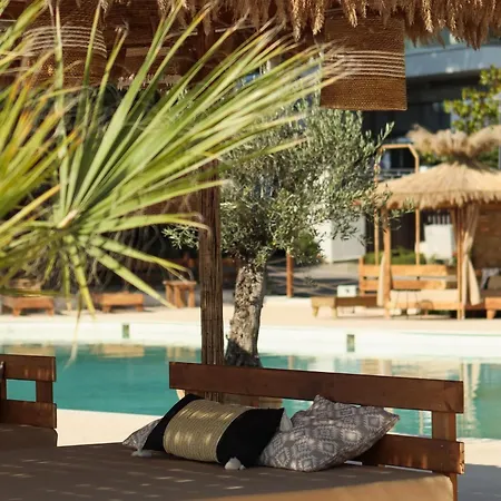 Argisht Partez And With Free Sunbeds On The Pool & Bar Rebls Hotel