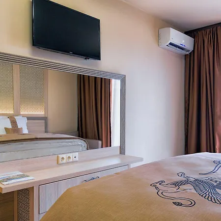 Argisht Partez & Bar Rebls Хотел 4*