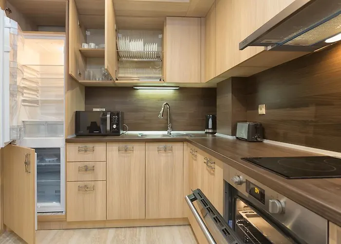 Argisht Partez & Bar Rebls 4*